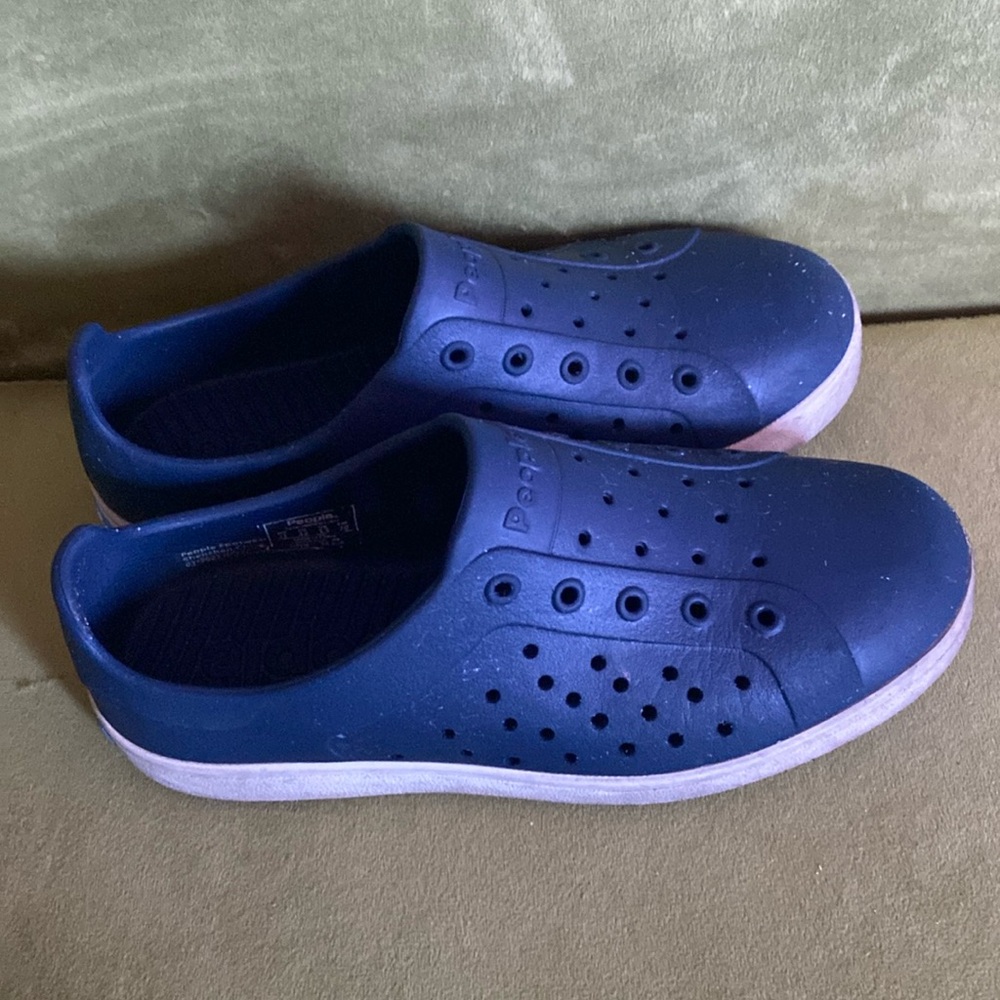 Boys sneaker sandals size 1